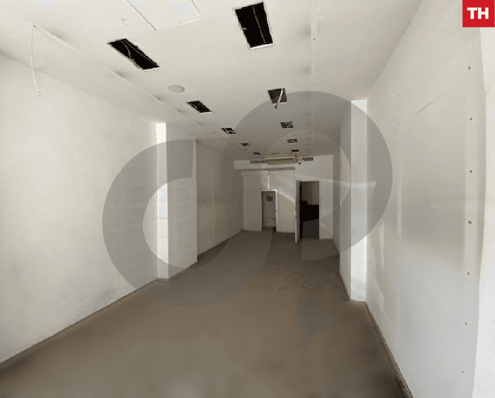 A 60 sqm mezzanine shop for sale in ZALKA !