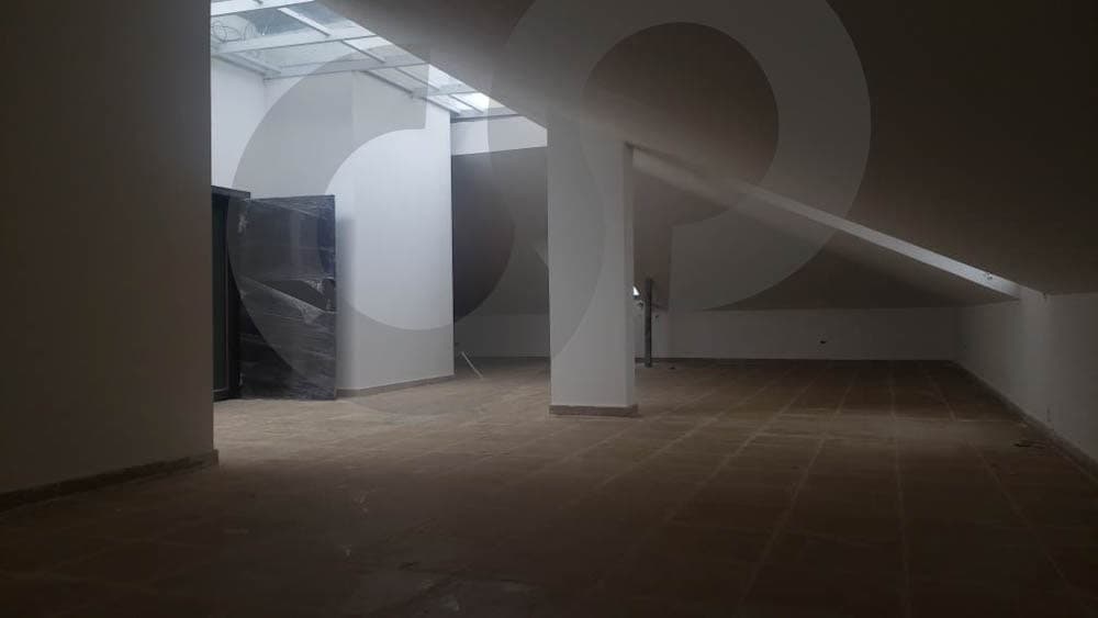 340sqm duplex apartment in Awkar — photo 2