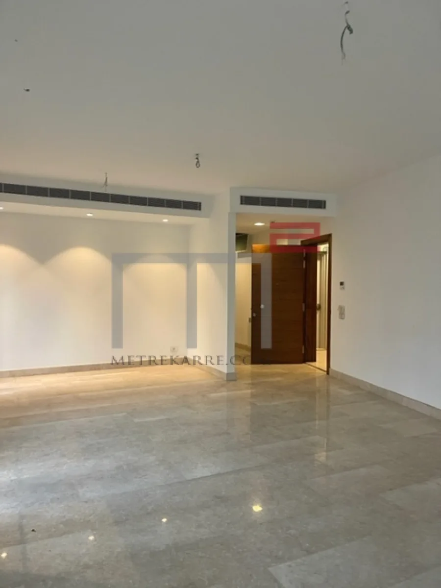 Apartment for Sale in Furn El Hayek — photo 2