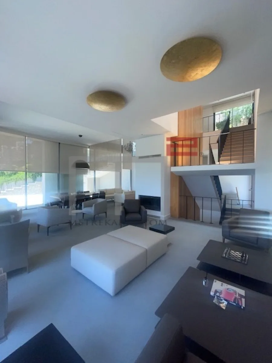 Villa for Sale in Baabdat