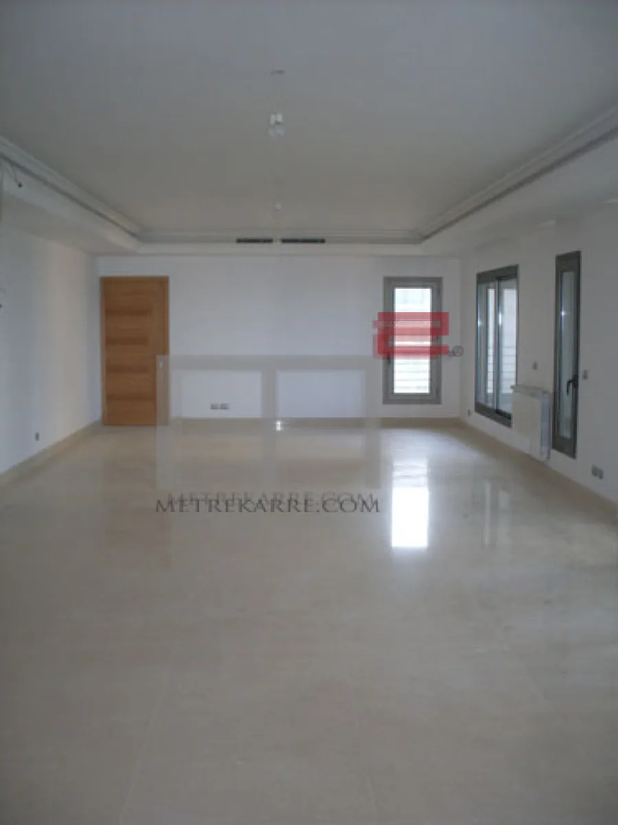 Apartment for Sale in Ain El Mreisse — photo 3