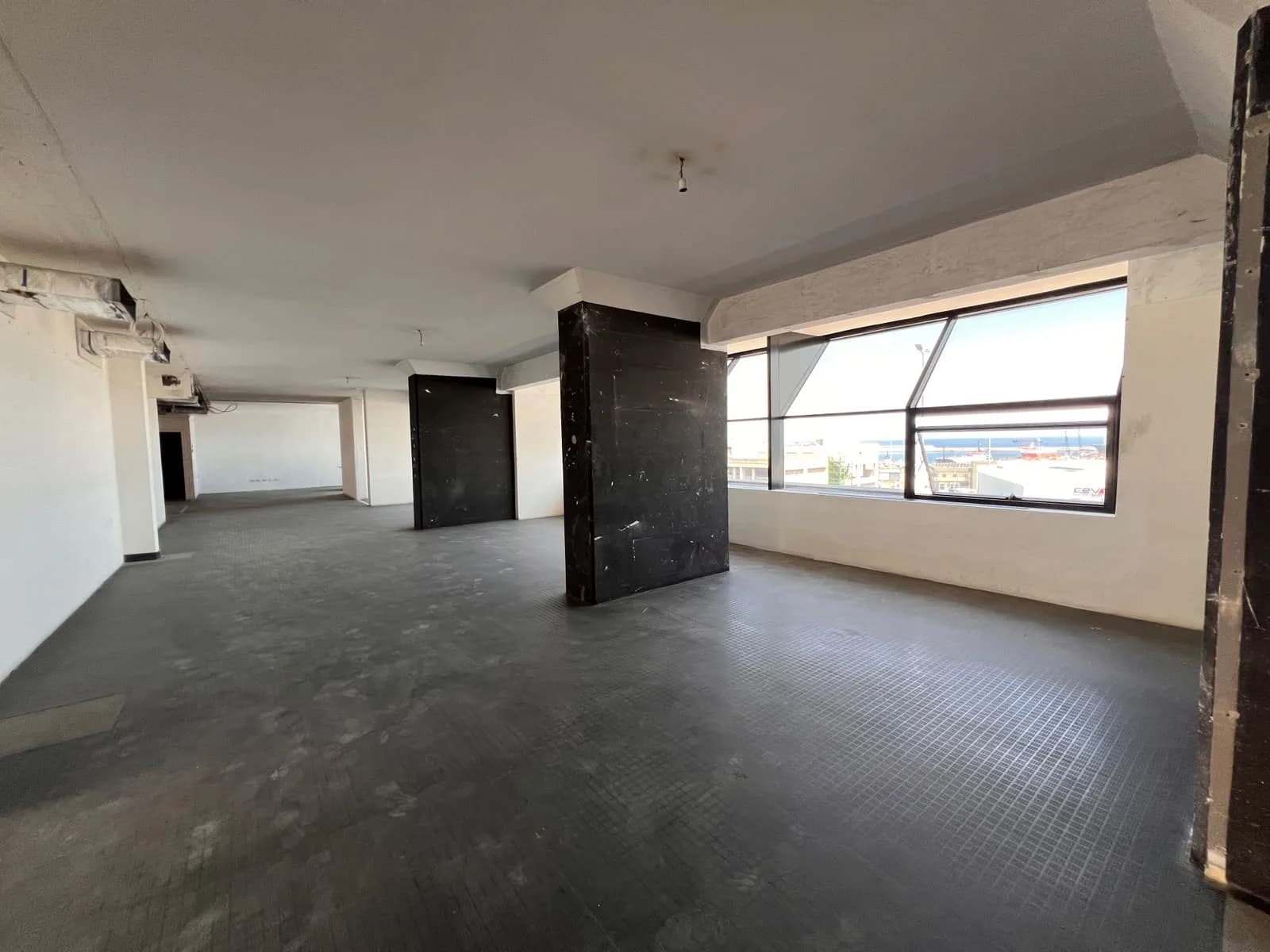 Office for rent in Gemmayzeh