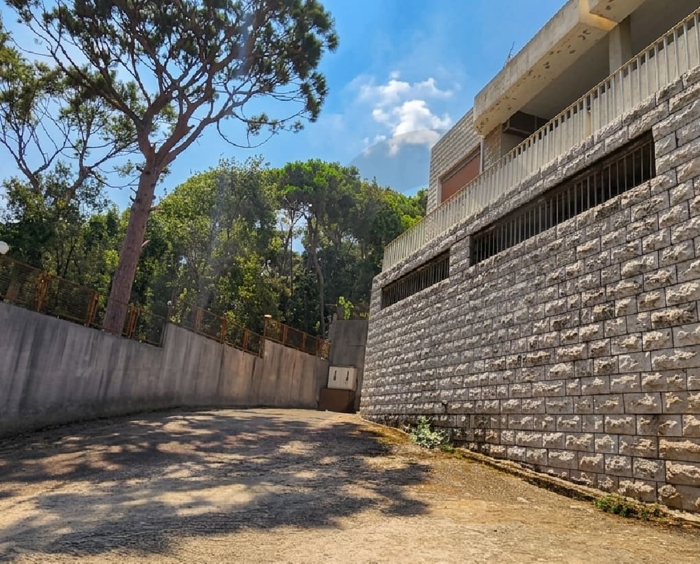 Exclusive/hot deal/detached house/Metn/Qornet El Hamra — photo 3