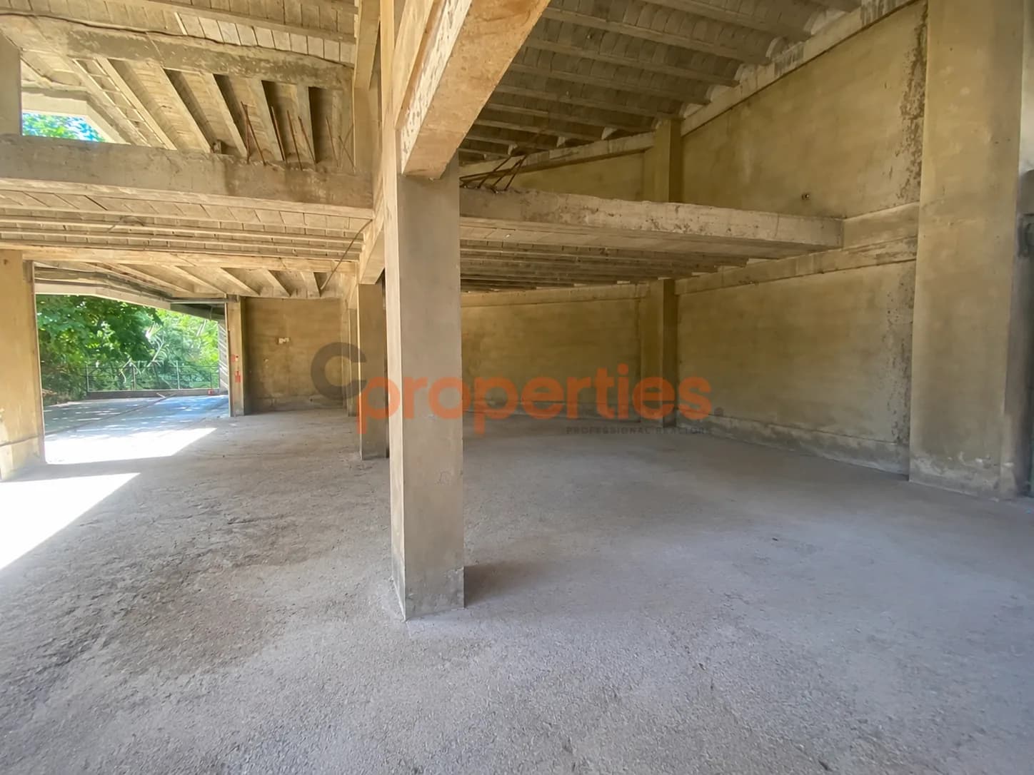 Shop For Rent In Mansourieh -CPHJ40- محل للإيجار أو الاستثمار في المنصورية — photo 2