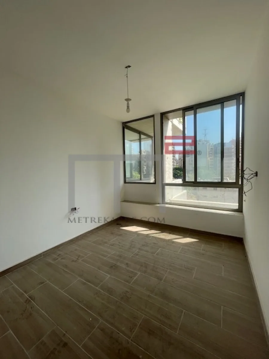 Apartment for Sale in Hôtel Dieu — photo 2