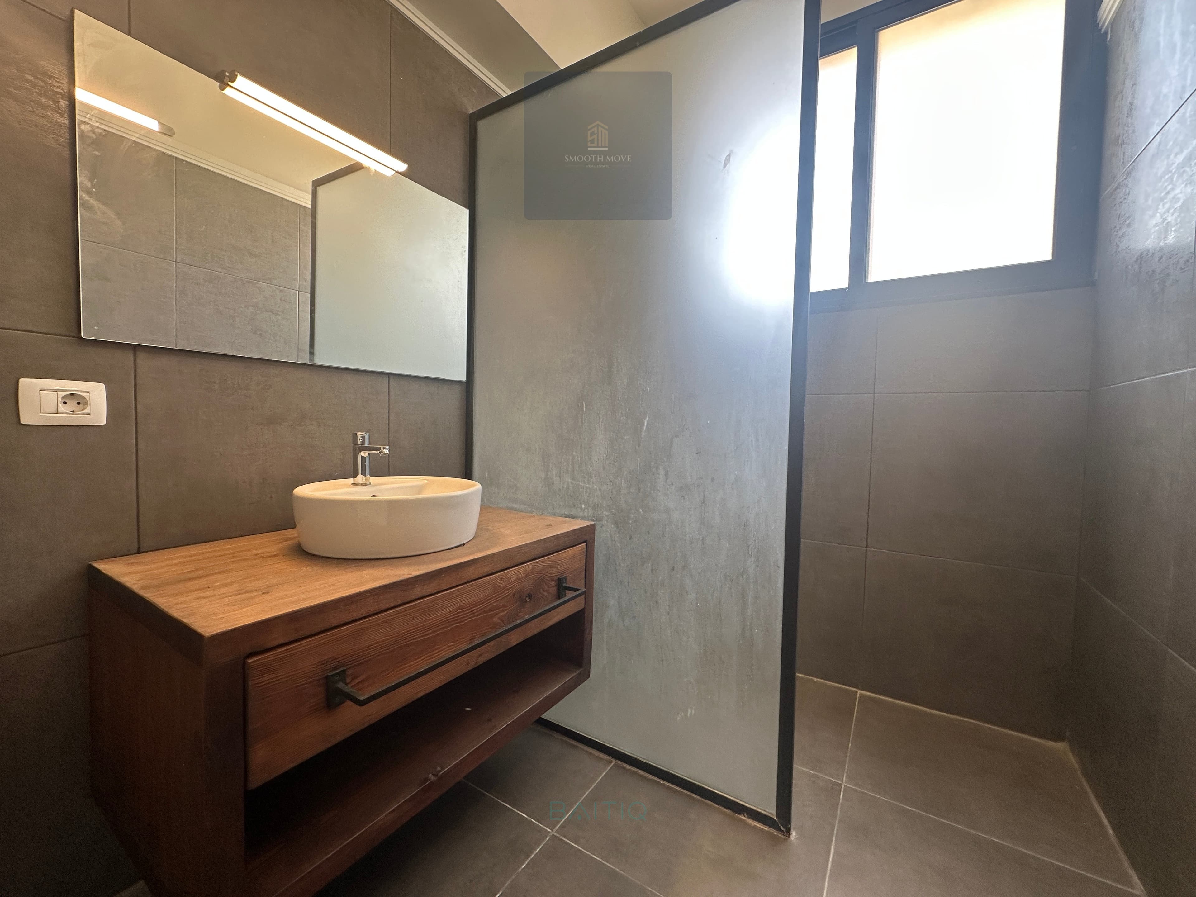 High Ceilings, Seaview, Renovated Apartment for Sale in Ramlet el Bayda — photo 4