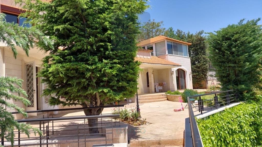 Huge Lavish Villa with a Wooden Shed For Sale in Broumanna — photo 6