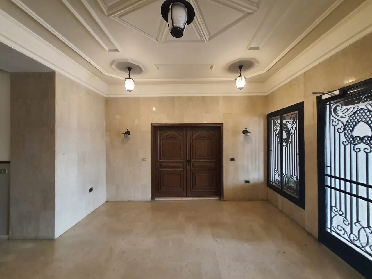 Office for sale in Mansourieh