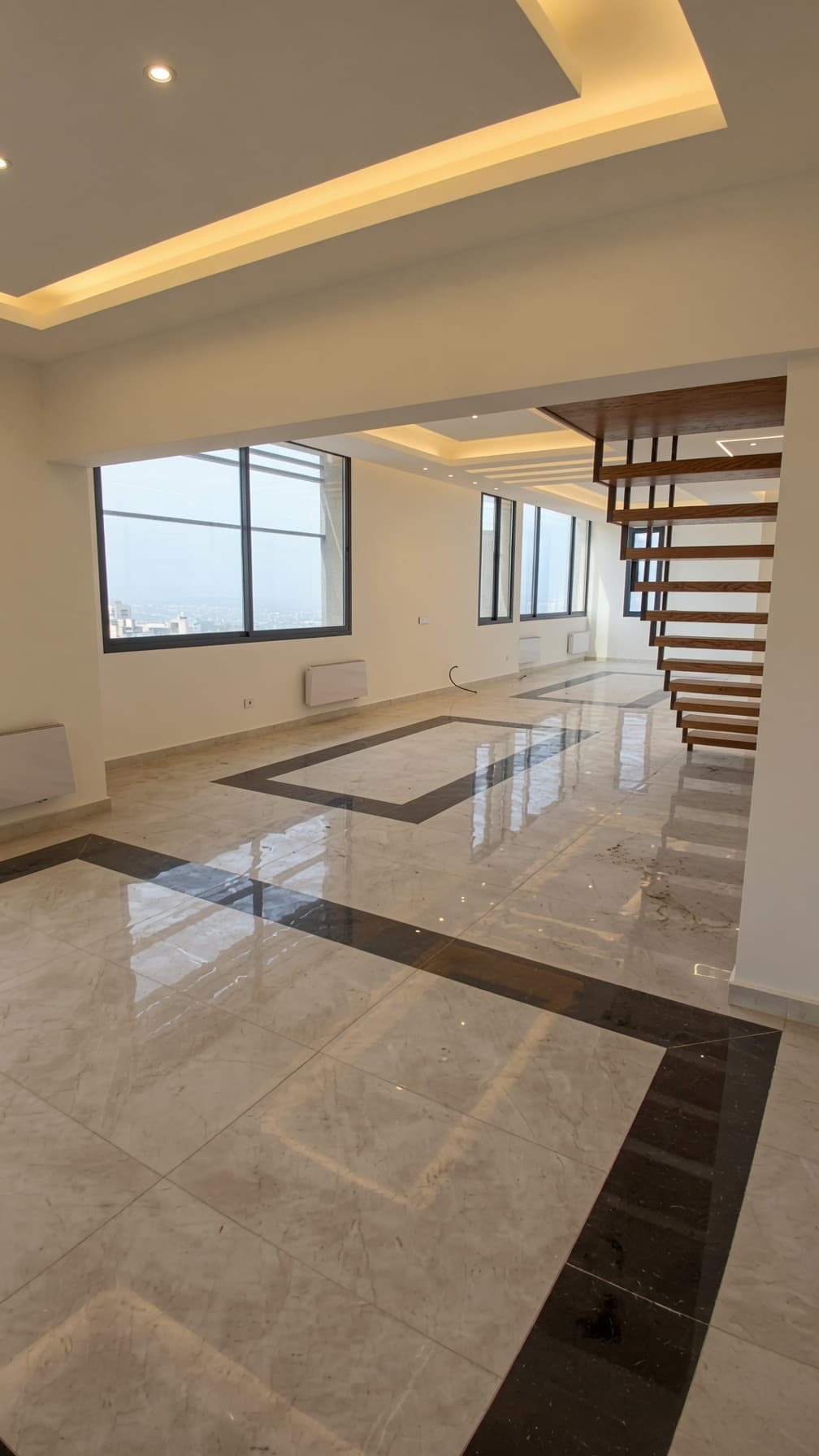 Achrafieh Penthouse with Pool, Terrace & Open Views — photo 3