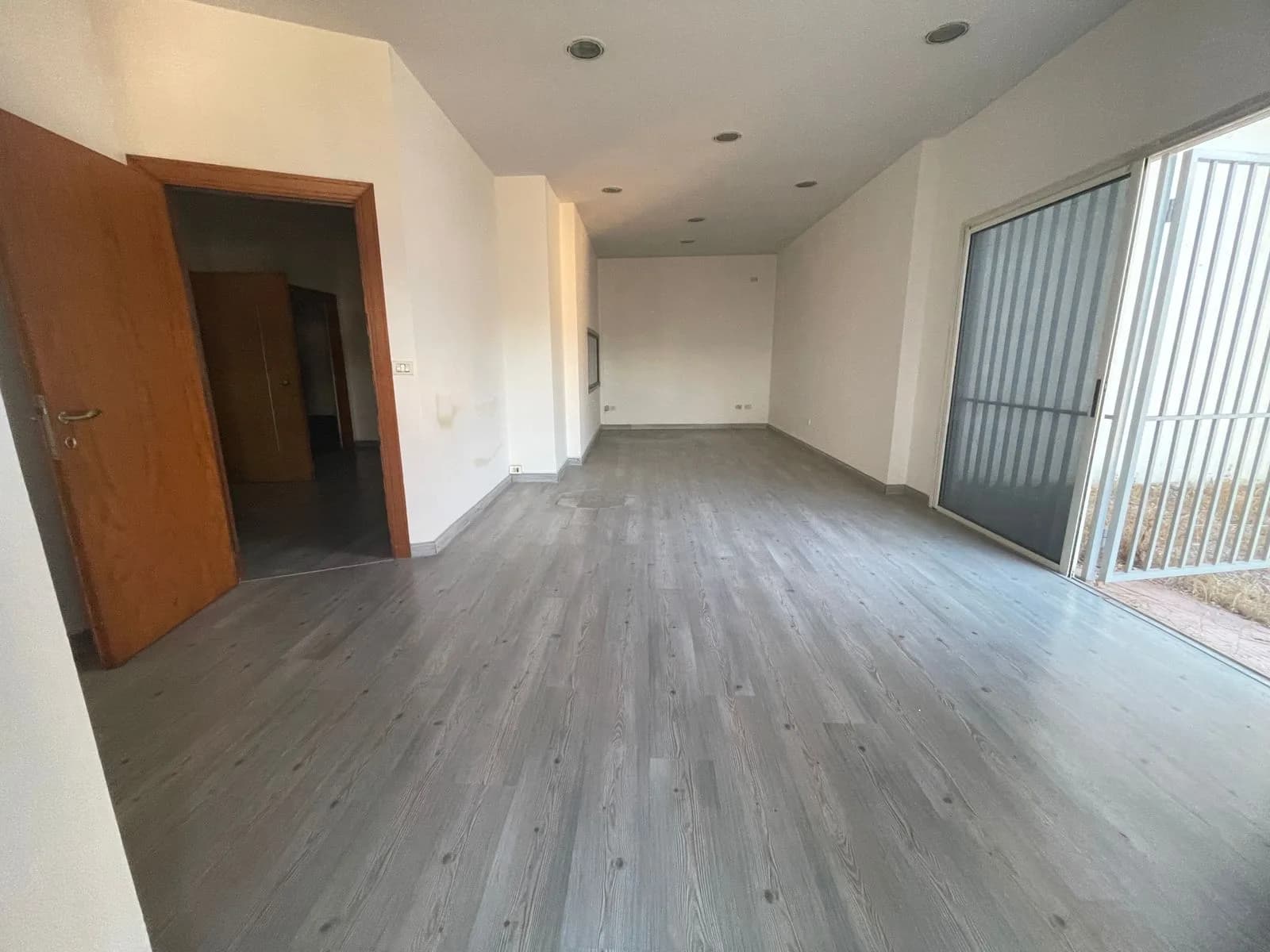 Office Space for Sale in Ain Saade