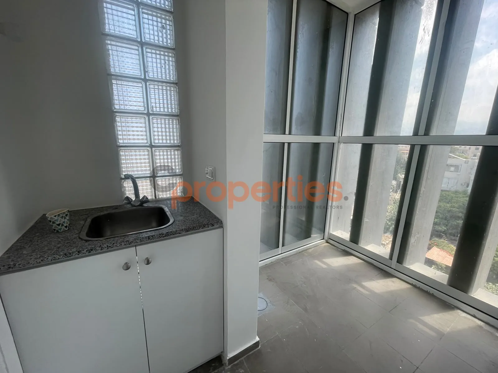 Office for rent in Achrafieh Mar-mikhael Portside CPBPK60 — photo 4