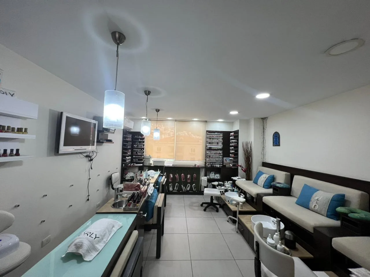 Clinic for sale in Adma w Dafnah