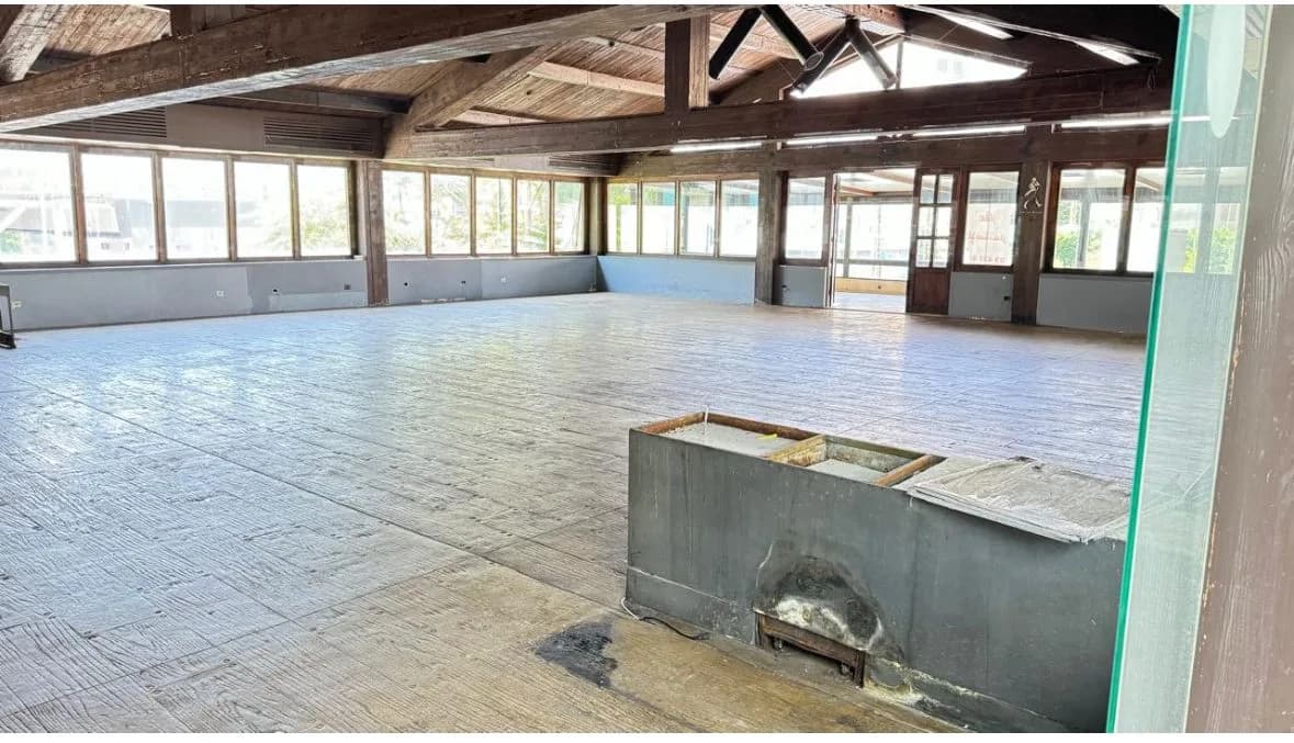 Restaurant for rent in Sin El Fil