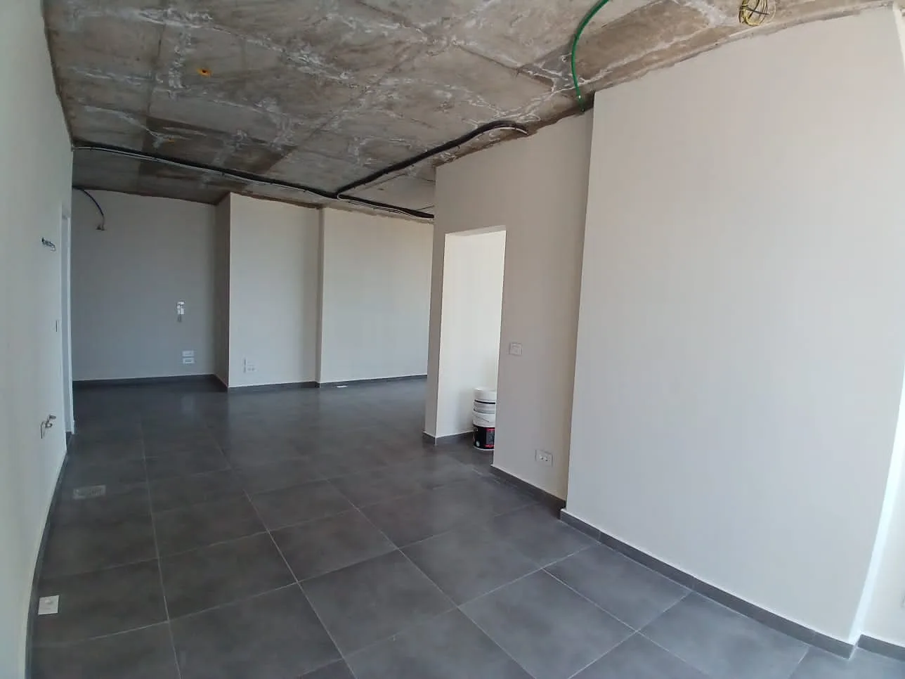 Office for rent in Dbayeh — photo 1