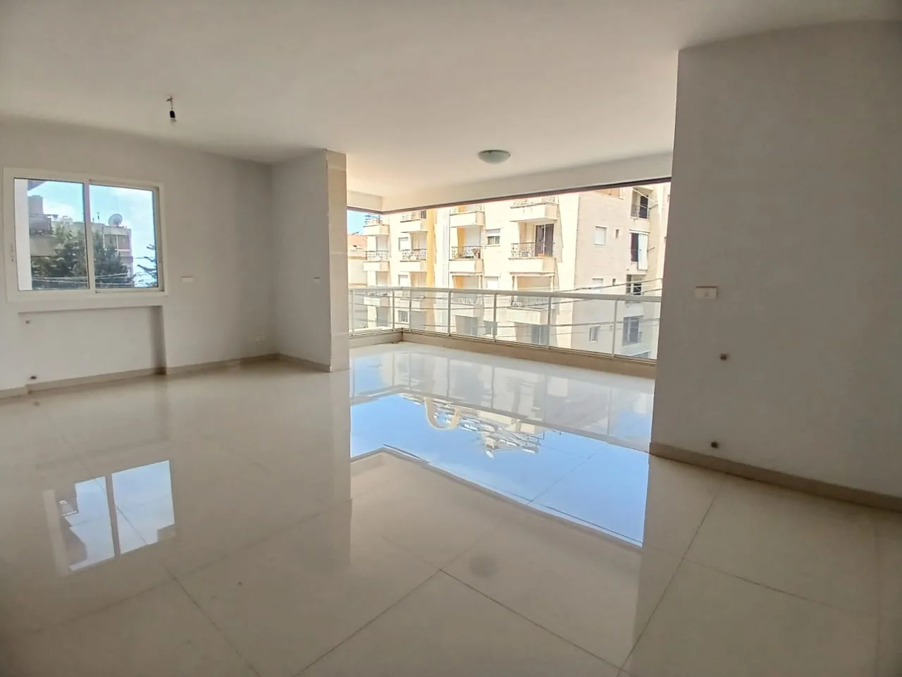 Apartment for sale in Mazraat Yachoua, Lebanon