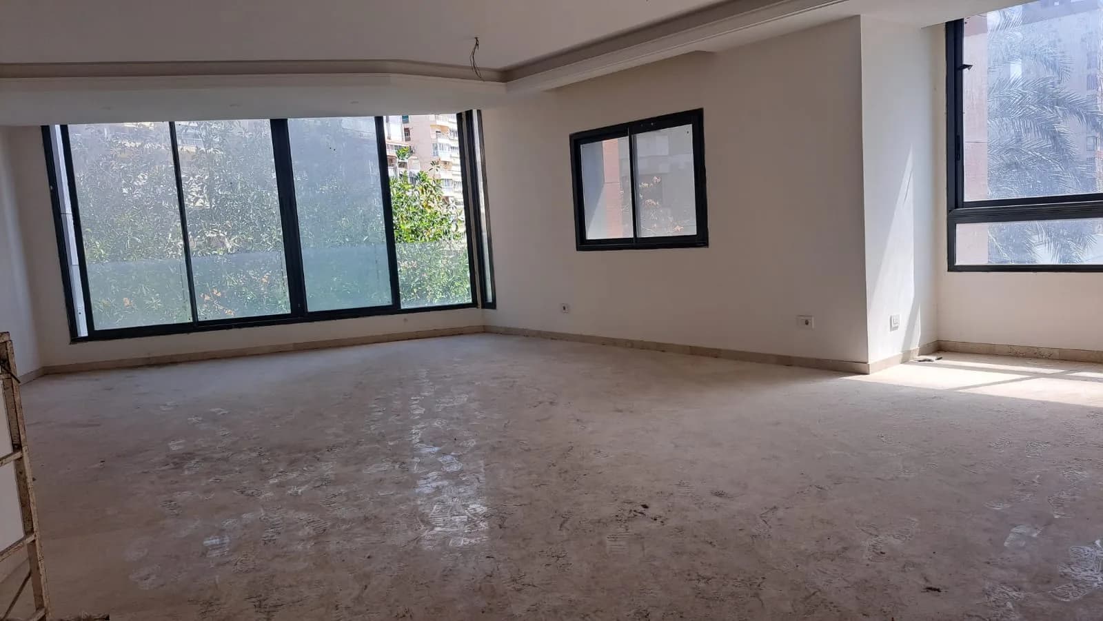 Apartment for Sale in Raoucheh, Beirut, Lebanon — photo 1