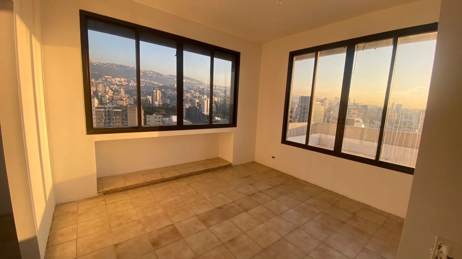 Office for rent in Zalqa