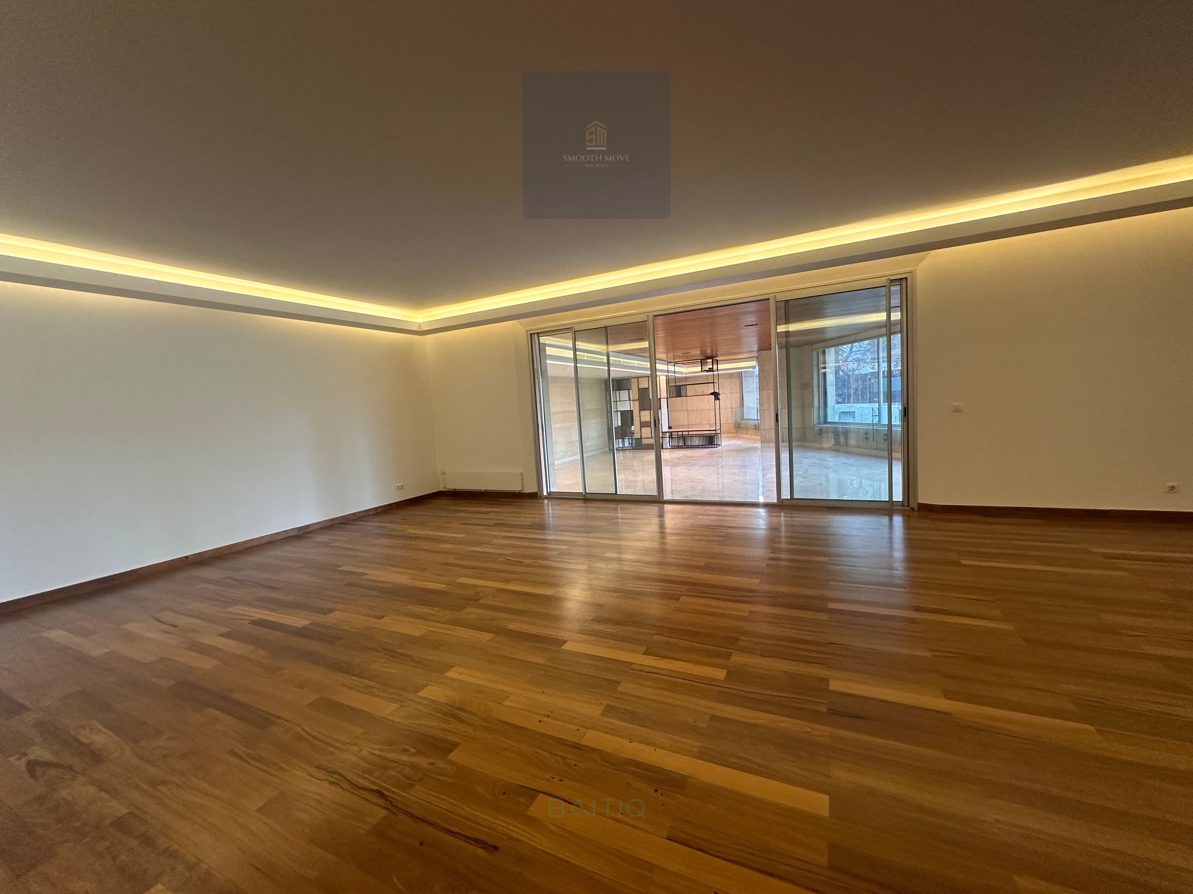 Huge Apartment With Private Garden for Sale in Jnah, Beirut — photo 8