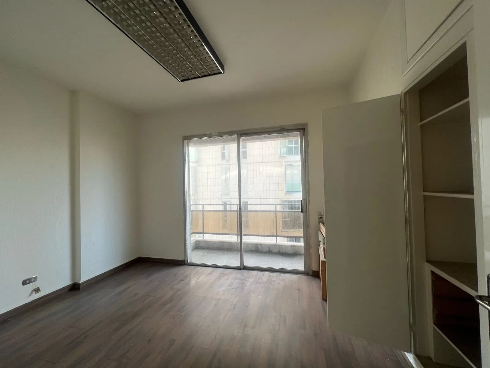 Office for Sale in Sodeco, Beirut, Lebanon — photo 8