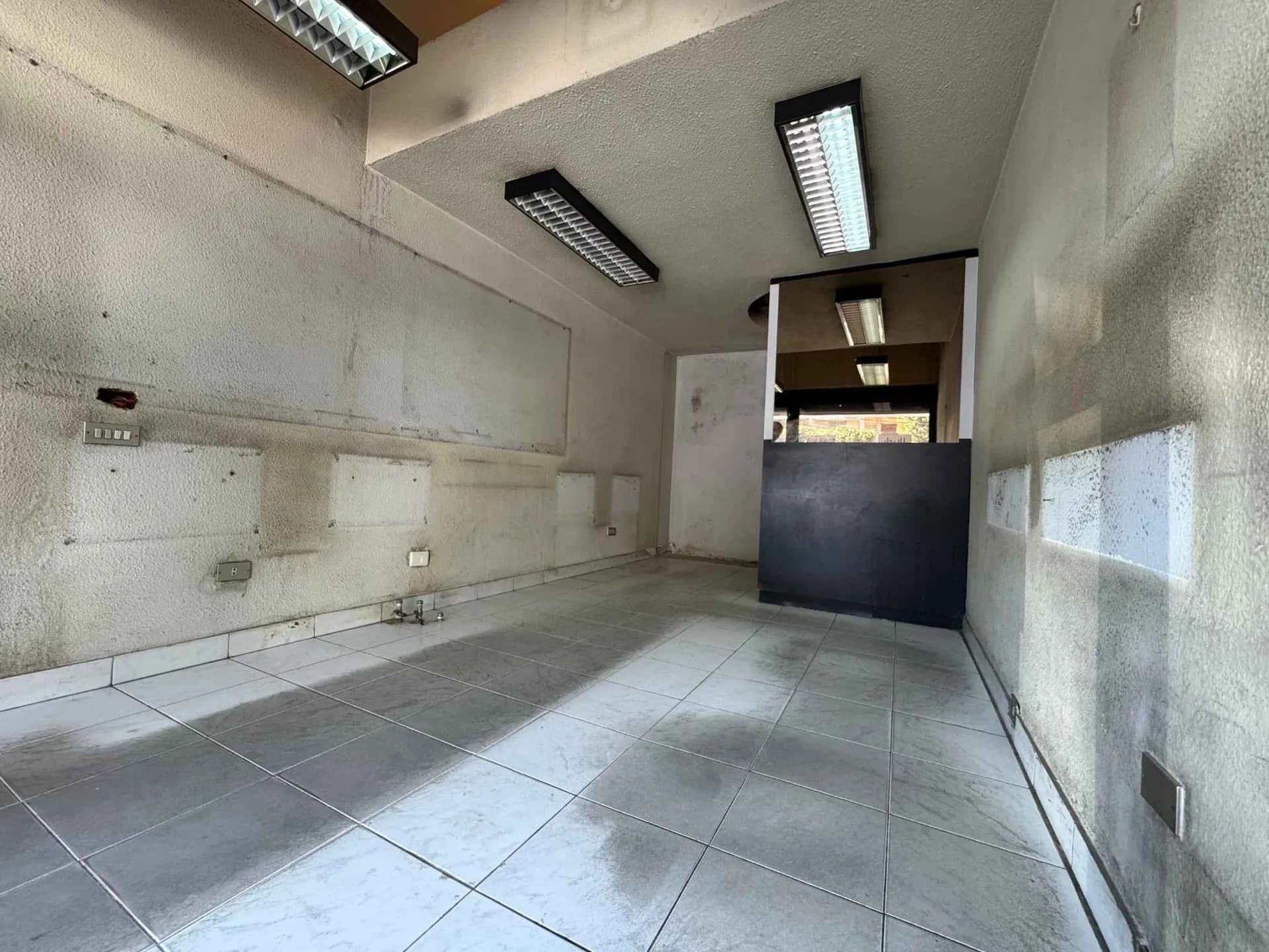 Shop for rent in Antelias