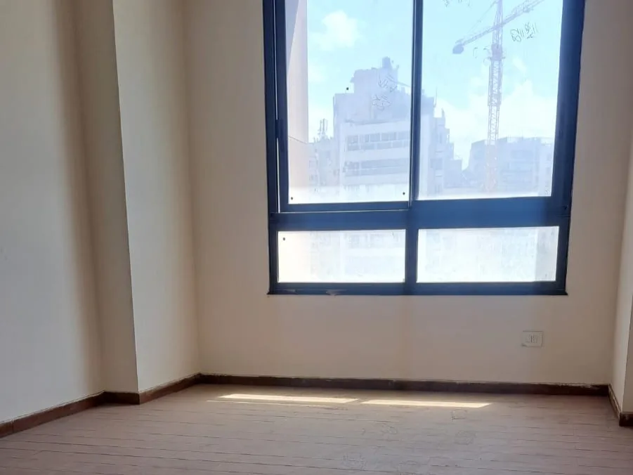 Apartment for Sale in Raoucheh, Beirut, Lebanon — photo 4