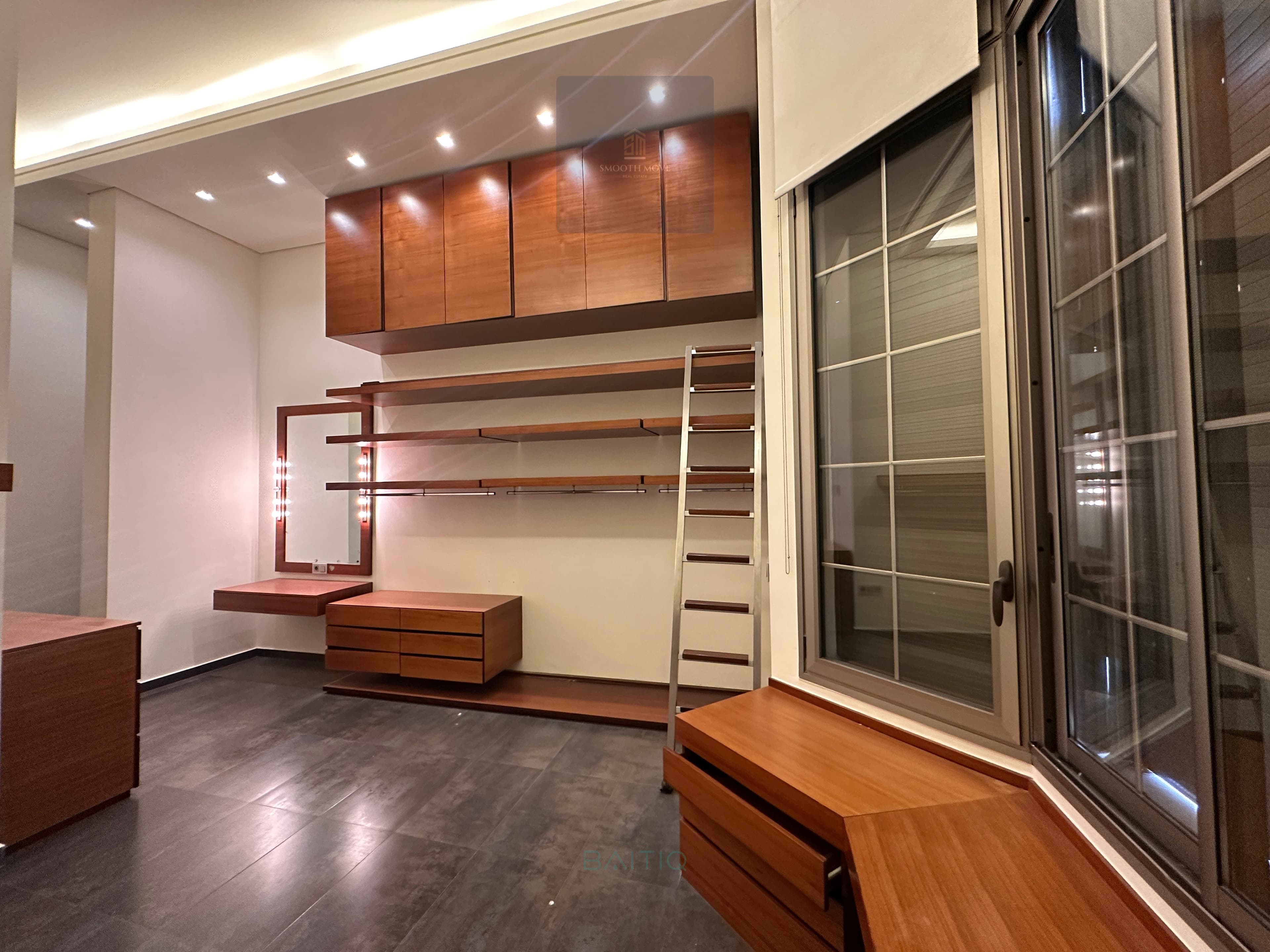 Breathtaking Loft-Style Seaview Apartment for Sale in Hamra, Beirut — photo 8