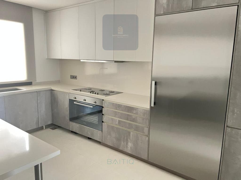 Gorgeous High End Finishing 3 Bedroom Apartment in Ashrafieh — photo 9