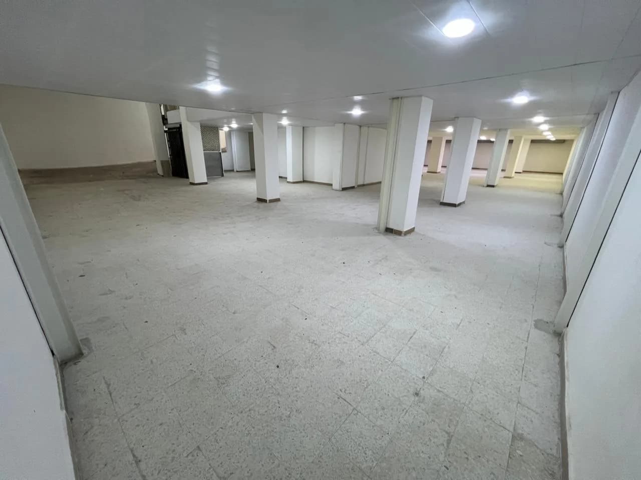 Warehouse for sale in Tallet El-Khayat